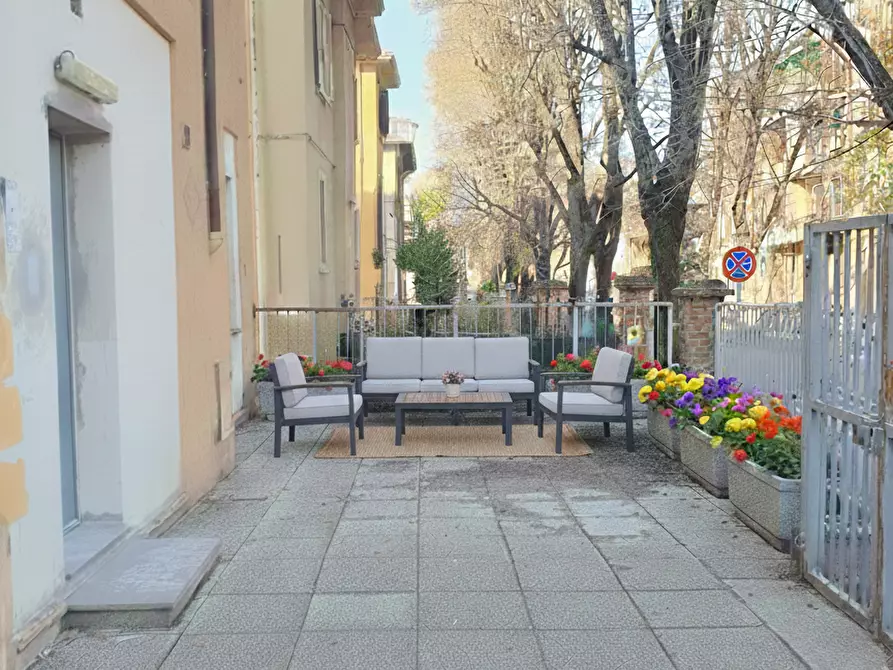 Immagine 25 di Trilocale in vendita  in via solari 25 a Parma