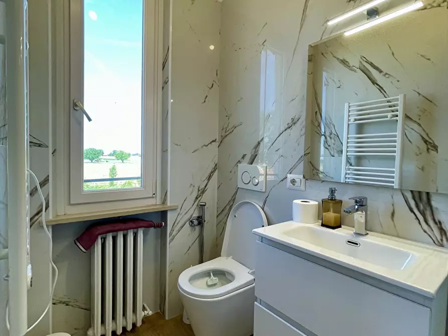 Immagine 10 di Villa in vendita  in Strada Dani Maestà a Parma