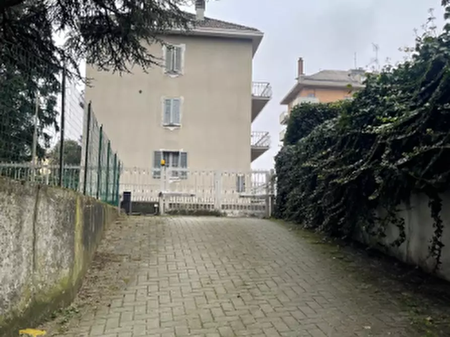 Immagine 3 di Garage in vendita  in Via Giovanni XXIII 17 a Parma