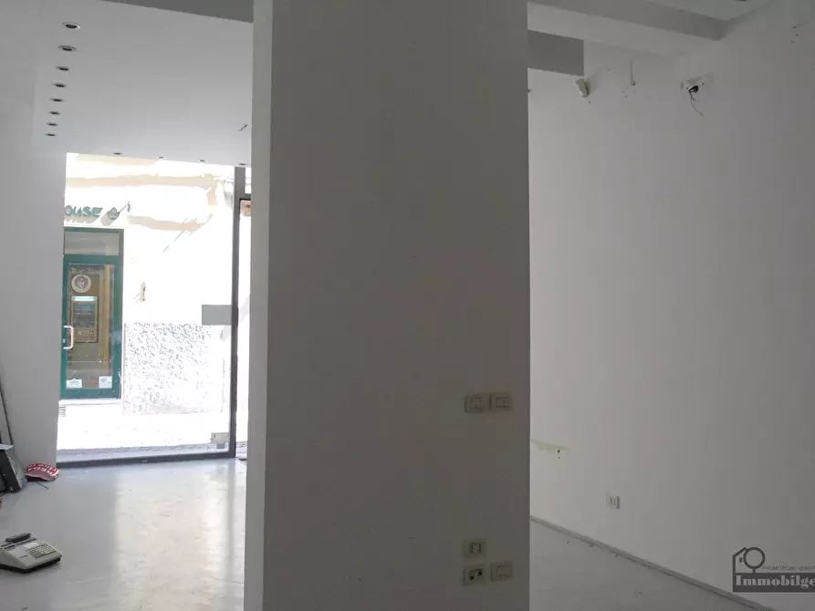 Immagine 19 di Locale commerciale in affitto  in Borgo Angelo Mazza 2 a Parma