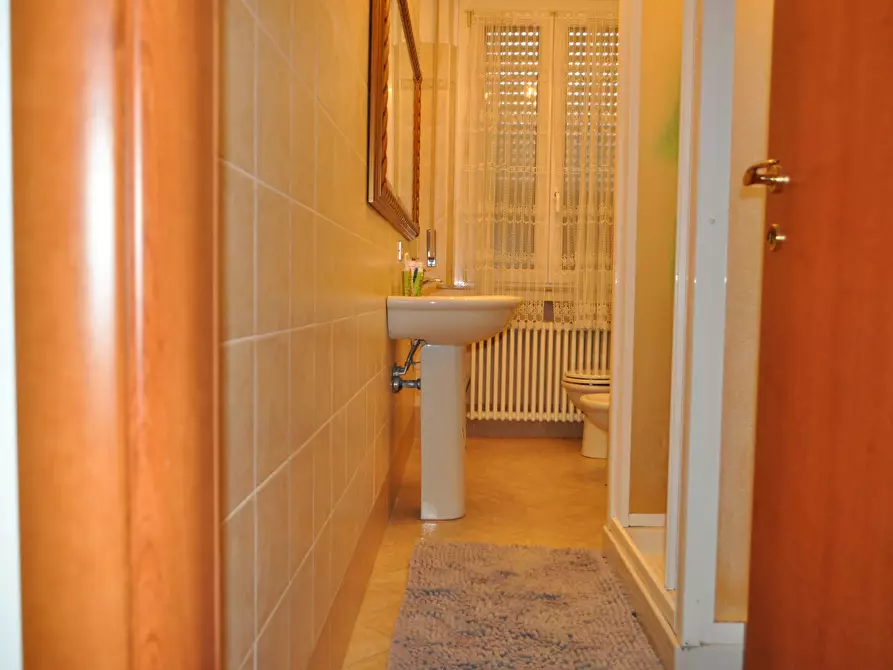 Immagine 20 di Trilocale in vendita  in Via Volturno 9 a Parma