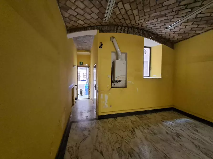 Immagine 11 di Locale commerciale in vendita  in Via Carlo Goldoni 5 a Parma