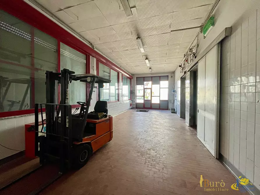 Immagine 3 di Attività artigianale in vendita  in strada del borgo reno 73 a Tizzano Val Parma