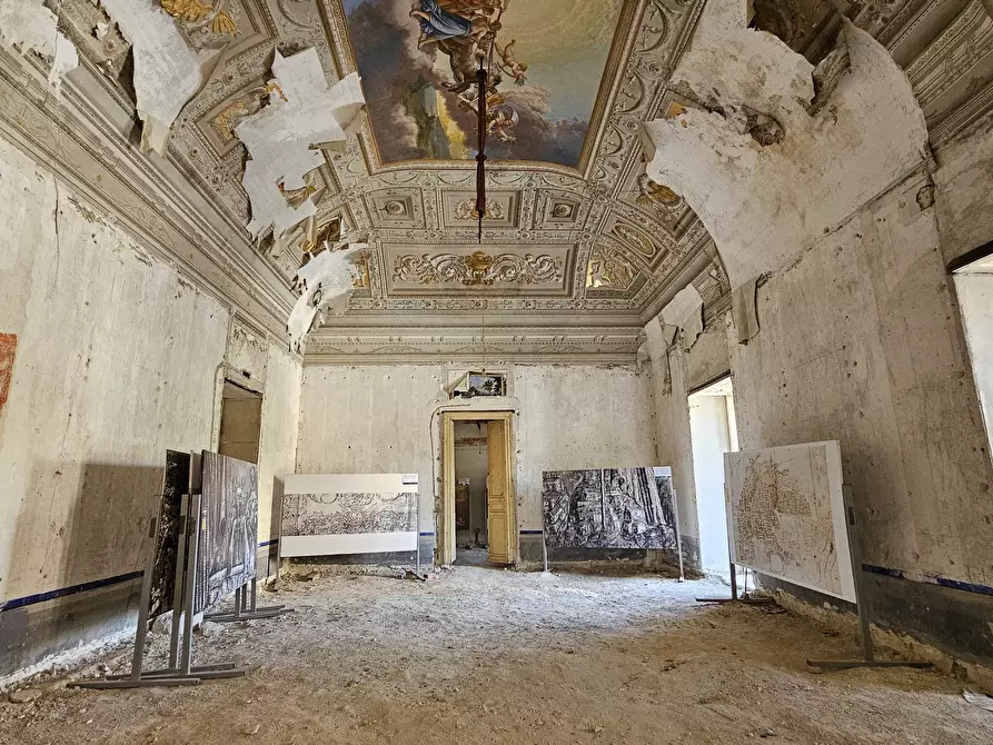 Immagine 4 di Palazzo in vendita  a Scicli