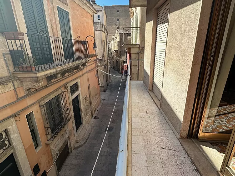 Immagine 2 di Appartamento in vendita  in VIA CARLO PAPA 26 a Modica