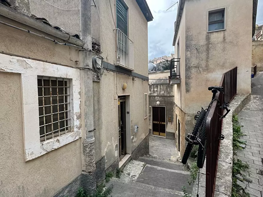 Immagine 6 di Porzione di casa in vendita  in VIA SBALZO a Modica