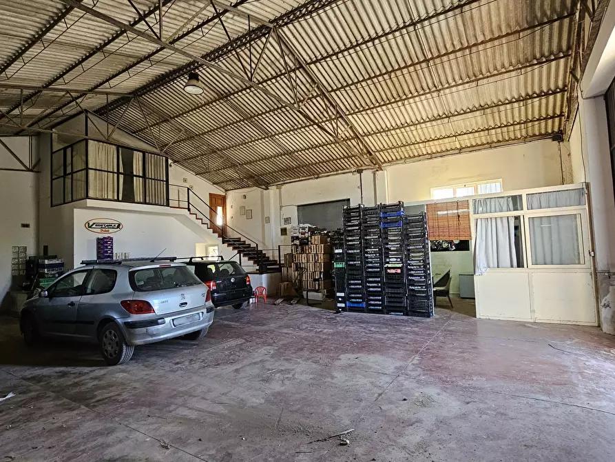Immagine 9 di Magazzino in vendita  in Via Ferro di Cavallo 94/1 a Scicli