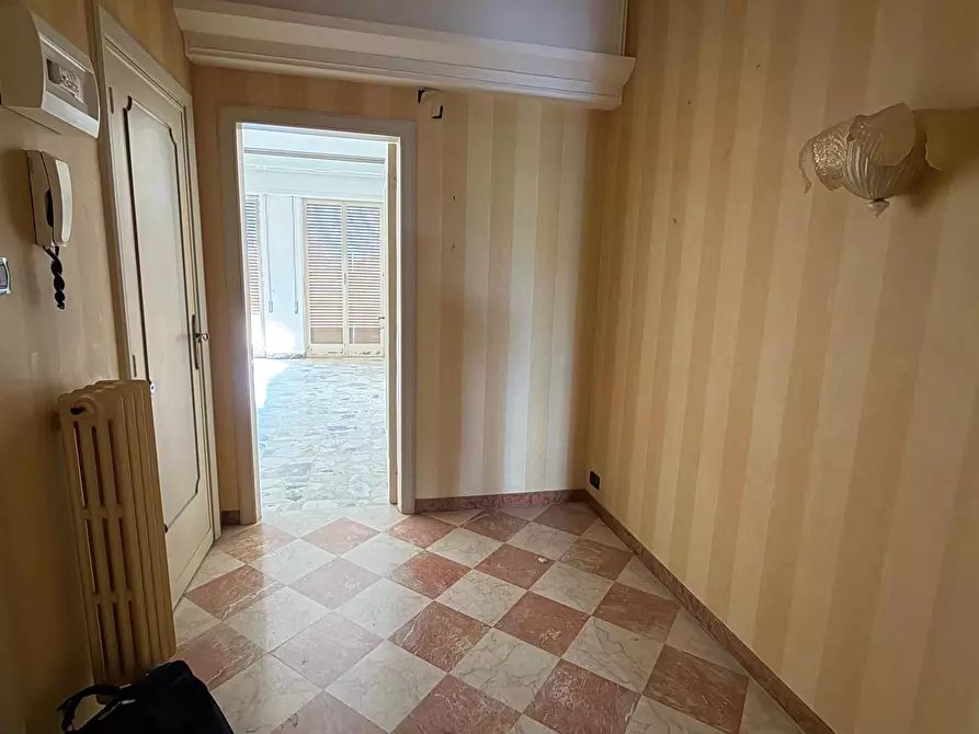 Immagine 4 di Appartamento in vendita  in Corso Nino Barone a Modica