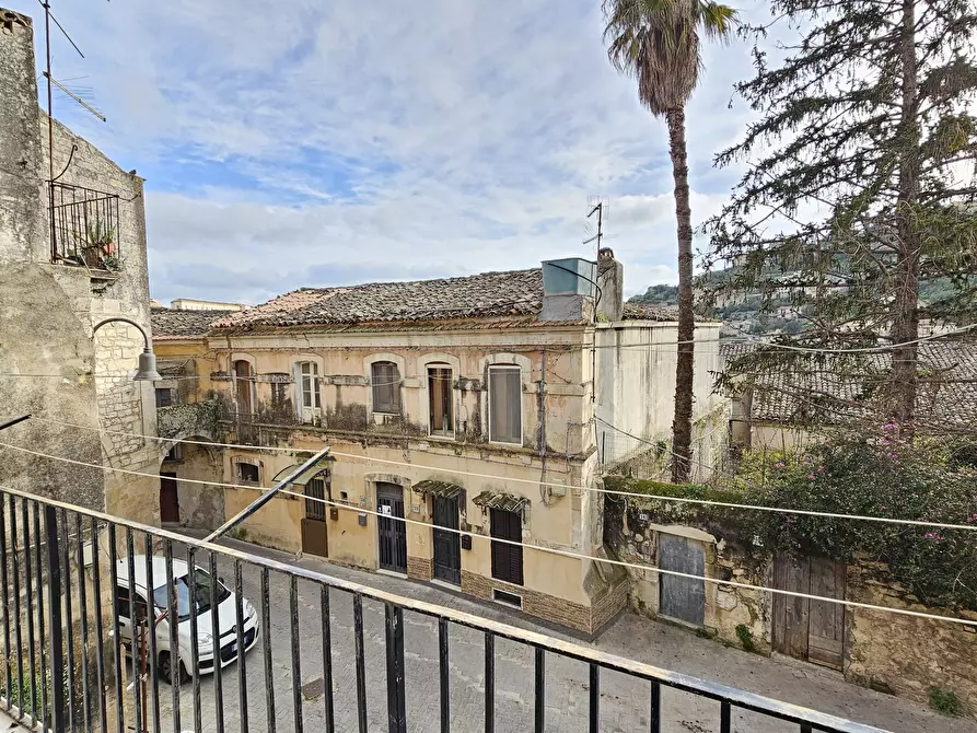 Immagine 2 di Casa indipendente in vendita  in Via Calamezzana 75/3 a Modica