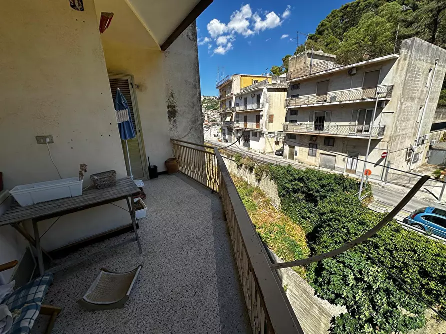 Immagine 5 di Appartamento in vendita  in Viale Medaglie D'Oro 7722 a Modica