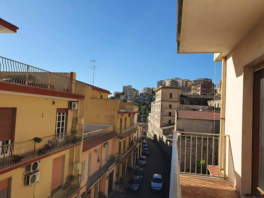 Immagine 10 di Appartamento in vendita  a Modica