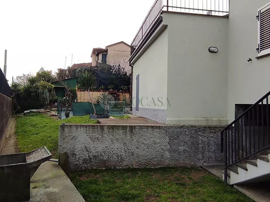 Immagine 2 di Pentalocale in vendita  in Via Aurelia 3 a Vezzano Ligure