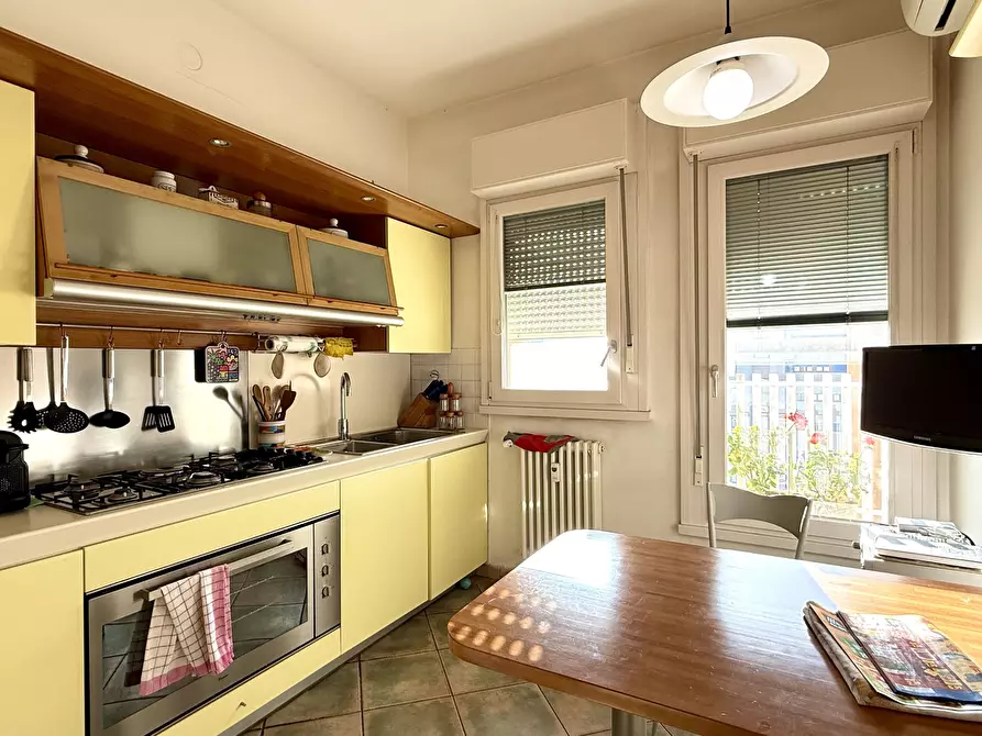 Immagine 14 di Pentalocale in vendita  in Via Allende 23 a Bologna