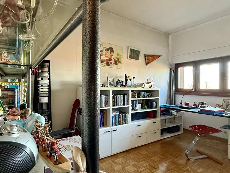 Immagine 38 di Pentalocale in vendita  in Via Allende 23 a Bologna