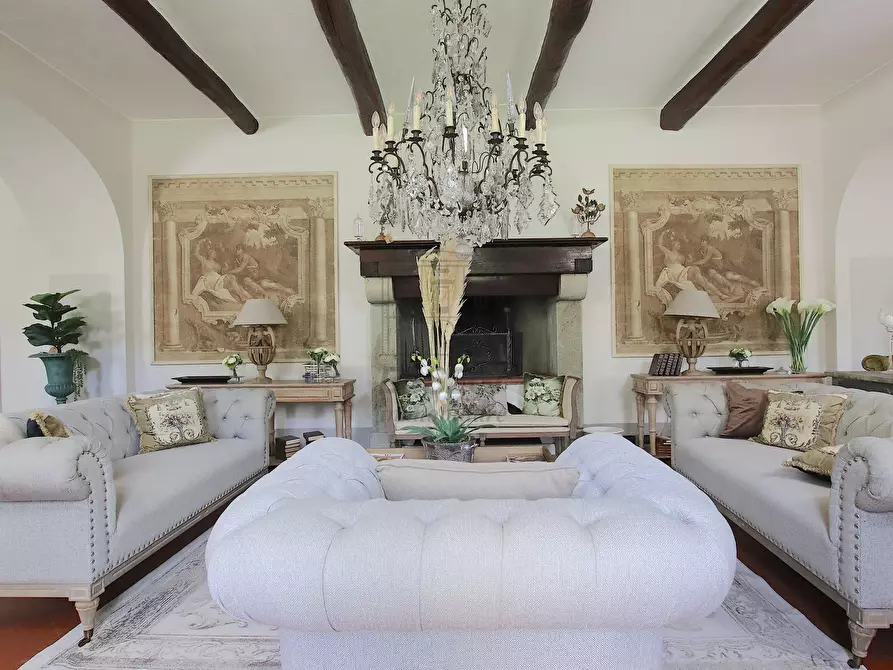 Immagine 7 di Villa in vendita  in vicopelago a Lucca