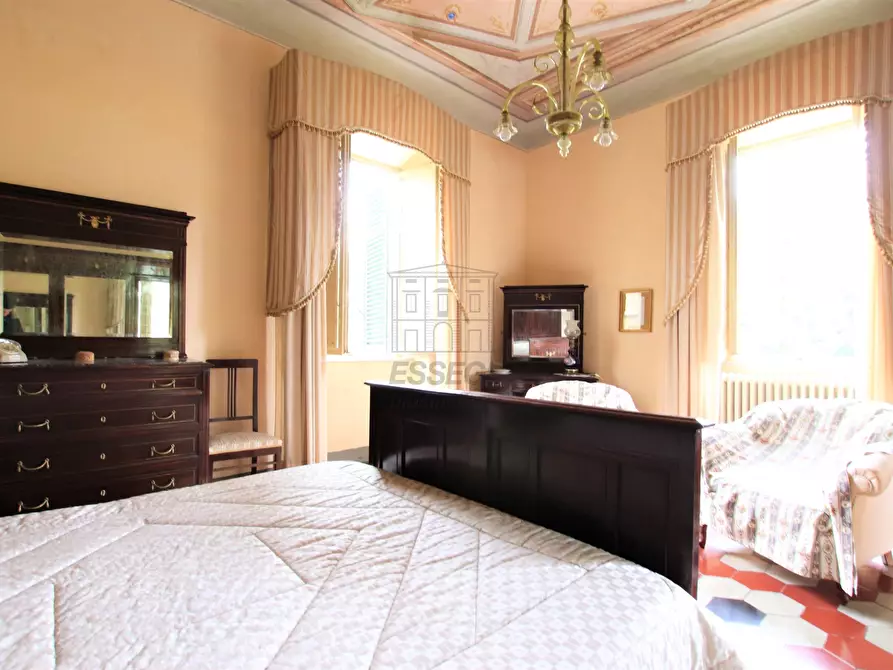 Immagine 49 di Villa in vendita  in via di montecatino a Lucca