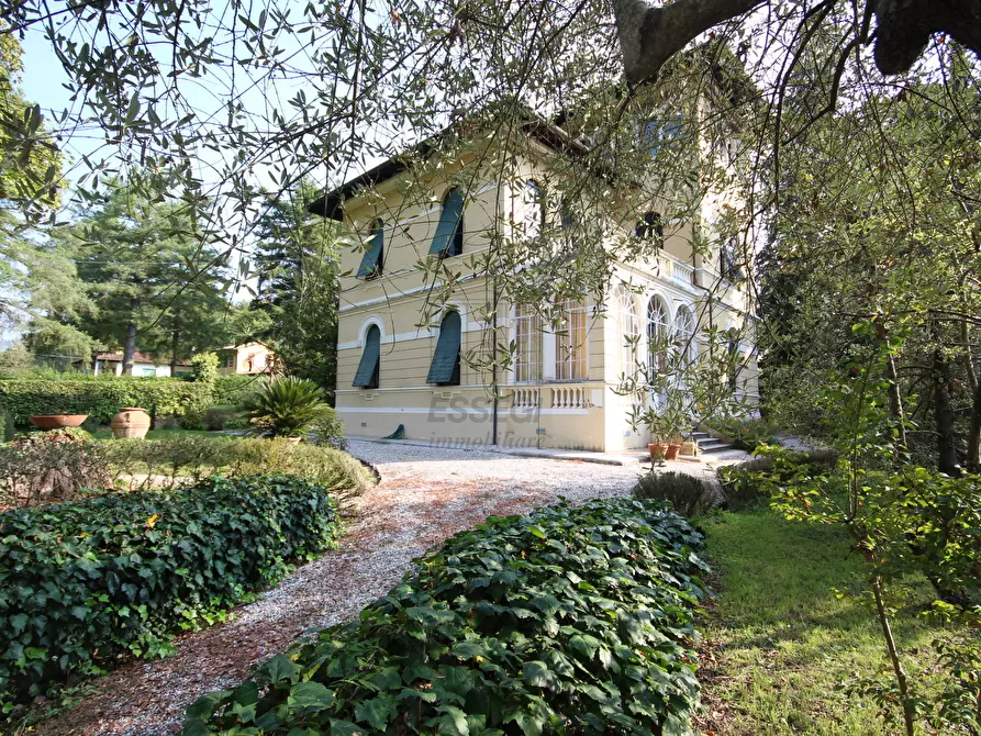 Immagine 6 di Villa in vendita  in Via Sarzanese 1028 a Lucca