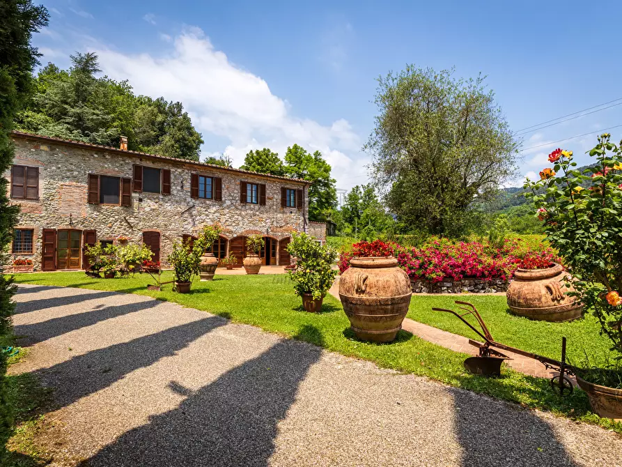 Immagine 20 di Villa in vendita  in via del maccennere a Lucca