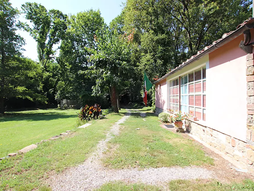 Immagine 20 di Rustico / casale in vendita  in Via della Chiesa di Gragnano a Lucca