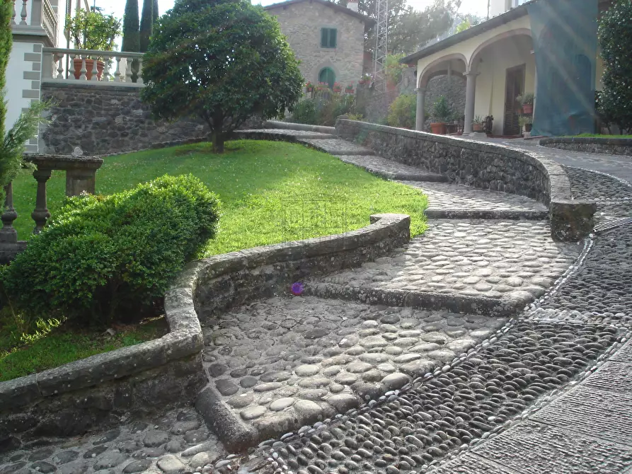 Immagine 10 di Villa in vendita  in Viale Umberto I' a Lucca