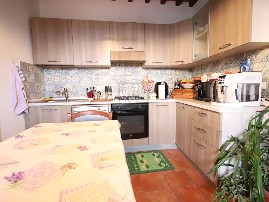 Immagine 5 di Appartamento in vendita  in Via per Camaiore 18 a Lucca