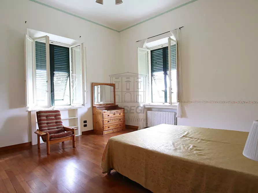 Immagine 15 di Villa in vendita  in traversa i 248 a Lucca
