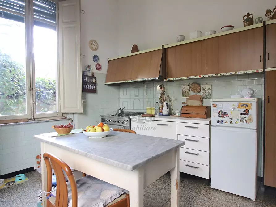 Immagine 9 di Villa in vendita  a Lucca