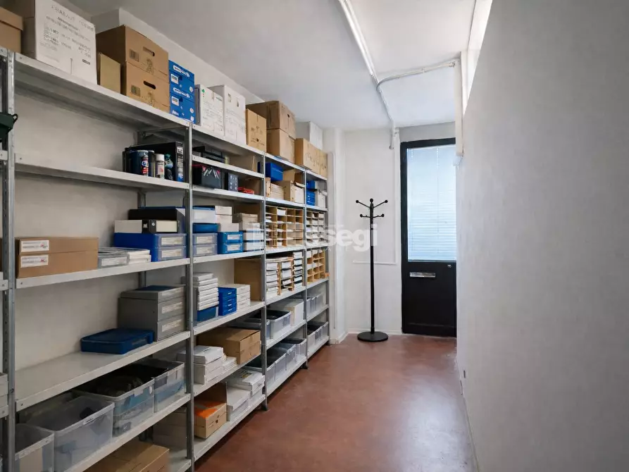 Immagine 11 di Attività artigianale in affitto  in Via Romana 315 a Lucca