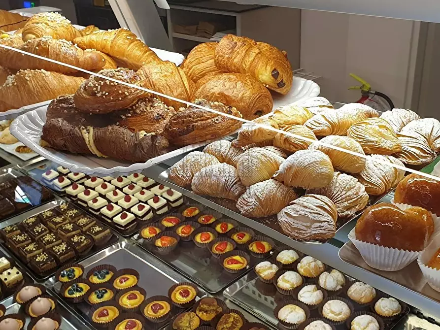 Immagine 1 di Attività commerciale in vendita  in Via di Marlia 278 a Capannori