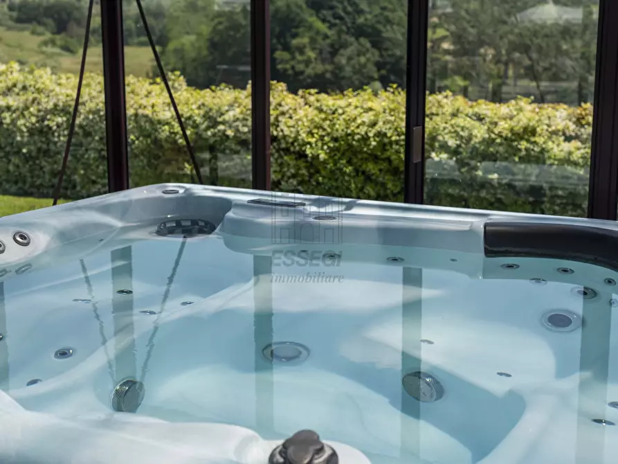 Immagine 13 di Rustico / casale in vendita  in Via di Montecarlo 59 a Lucca