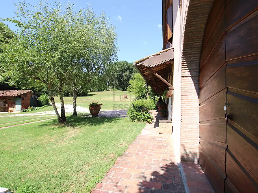 Immagine 25 di Rustico / casale in vendita  in Via della Chiesa di Gragnano a Lucca