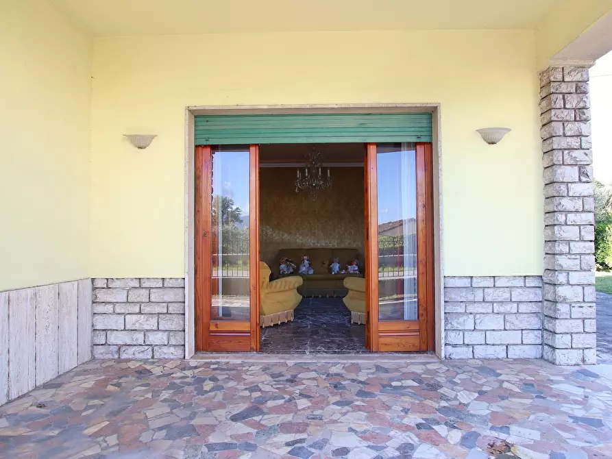 Immagine 3 di Villa in vendita  in Via dell'Ave Maria 106 a Lucca