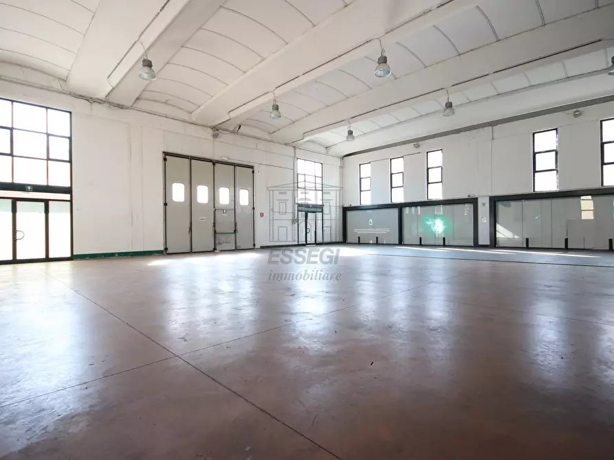 Immagine 1 di Attività artigianale in affitto  in Via delle Ville Prima, S.Marco 36 a Lucca