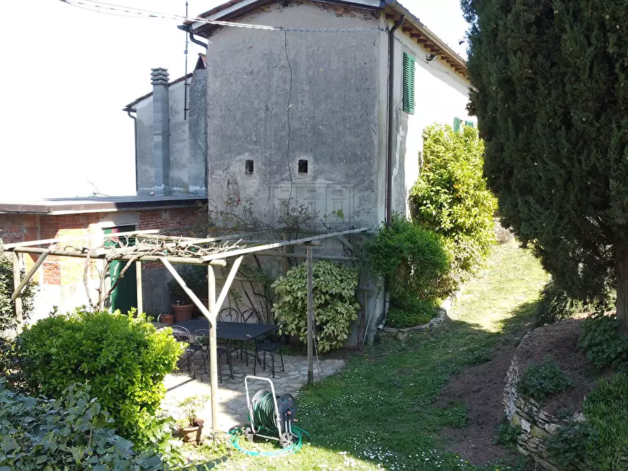 Immagine 8 di Rustico / casale in vendita  in Via del Borgo 55 a Lucca