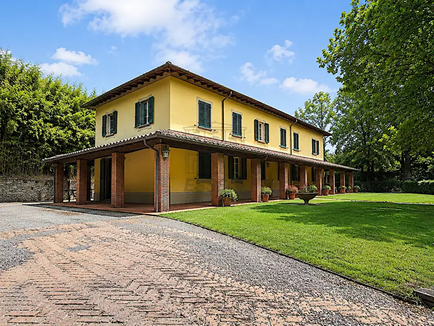 Immagine 3 di Villa in vendita  in Via di Tiglio 33 a Capannori