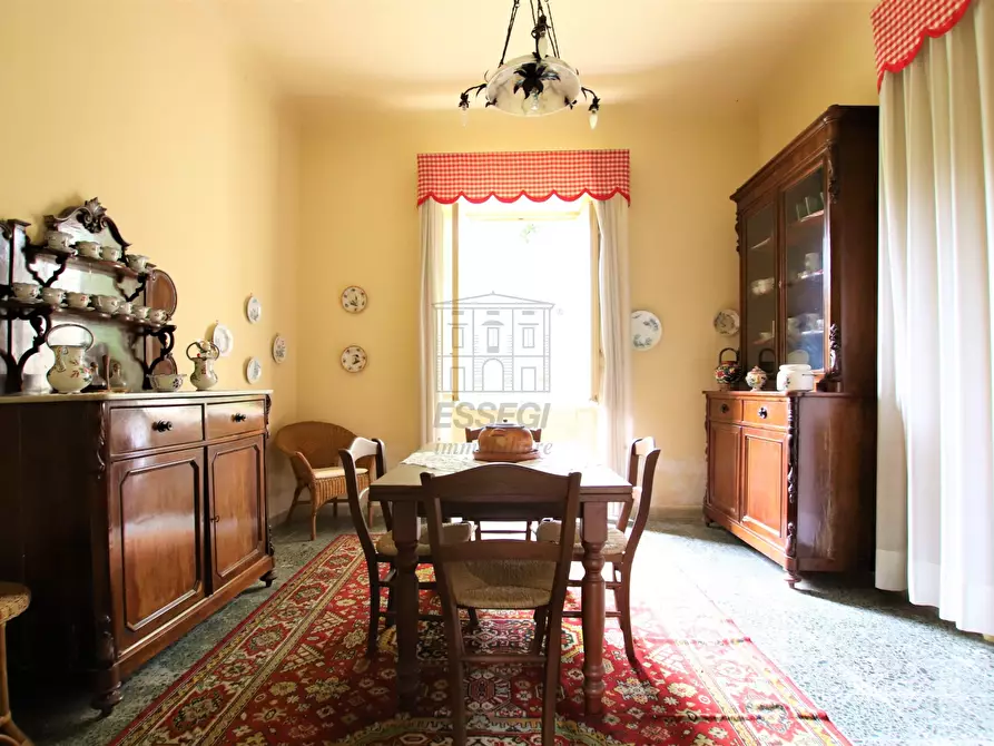 Immagine 29 di Villa in vendita  in via di montecatino a Lucca
