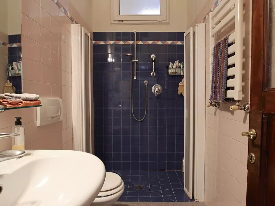 Immagine 14 di Appartamento in vendita  in Via Fillungo 57 a Lucca