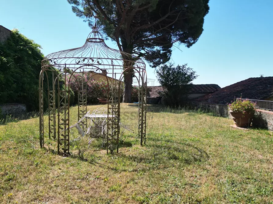 Immagine 14 di Rustico / casale in vendita  in Via di matraia a Lucca