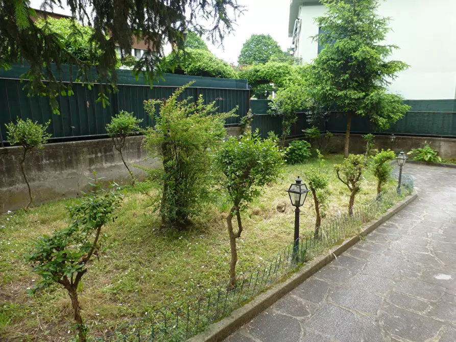 Immagine 8 di Villa in vendita  in Viale Luporini 97 a Lucca