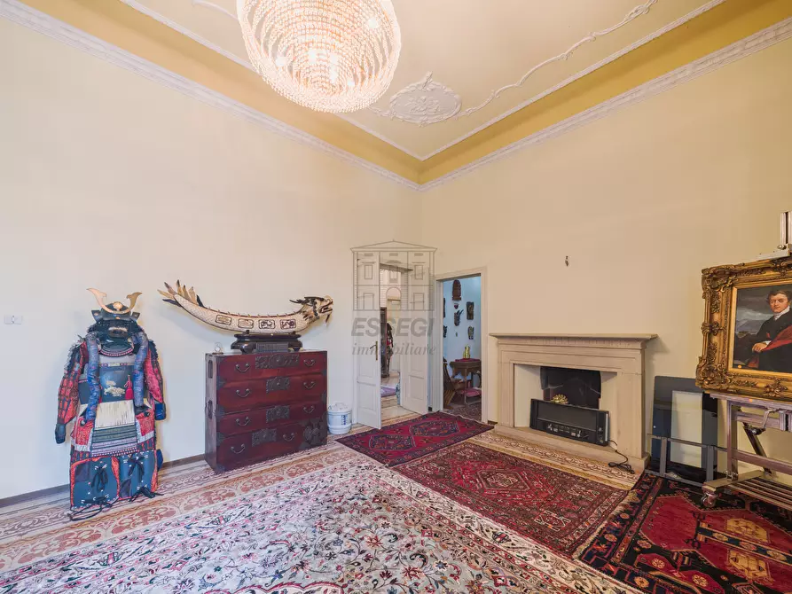 Immagine 43 di Villa in vendita  a Lucca