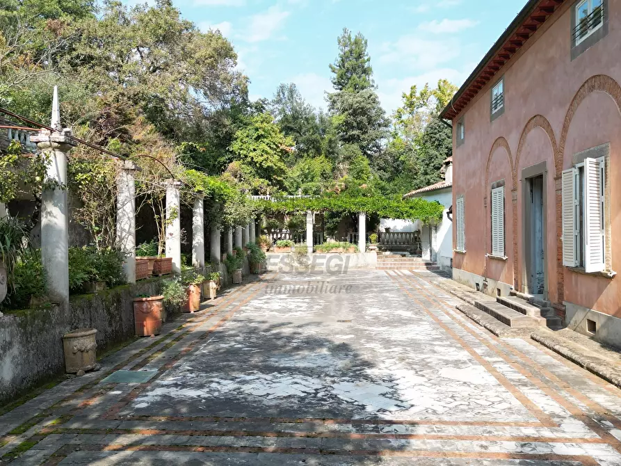 Immagine 7 di Villa in vendita  in Via del Cimitero ⅩⅩⅠⅠⅠ 676 a Lucca