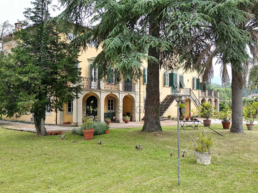 Immagine 6 di Villa in vendita  in Via dei Gambarini a Lucca