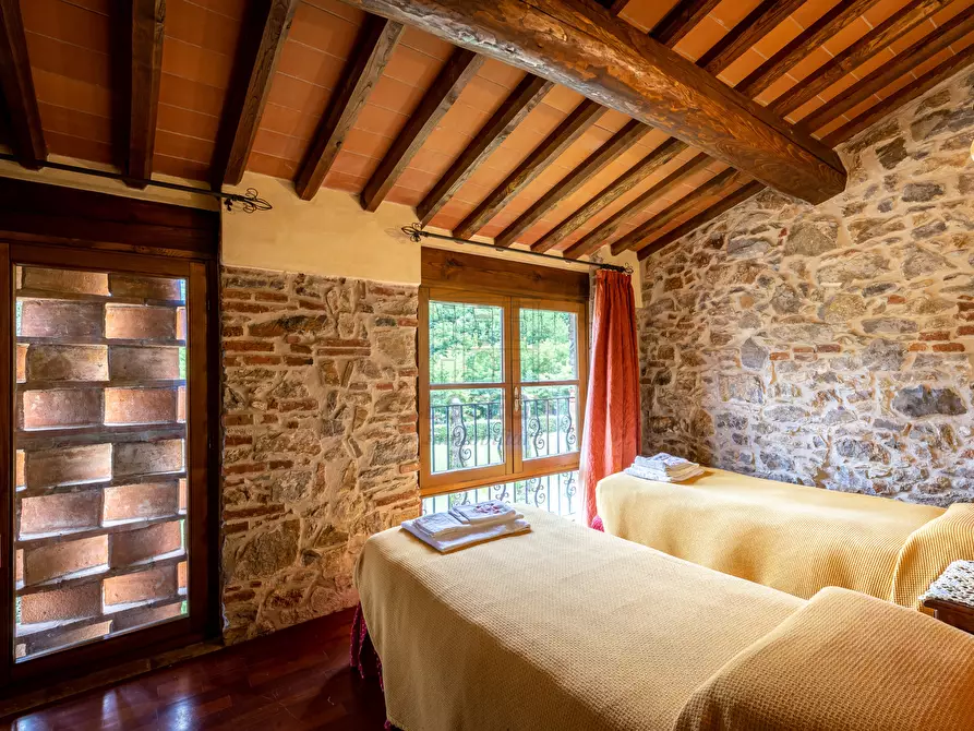 Immagine 43 di Villa in vendita  in via del maccennere a Lucca