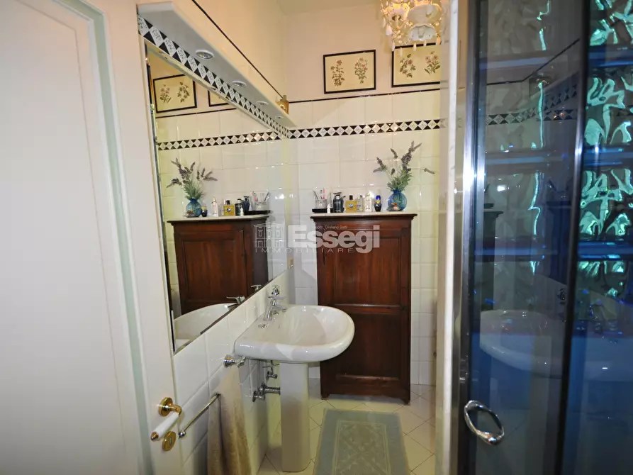 Immagine 33 di Villa in vendita  a Lucca