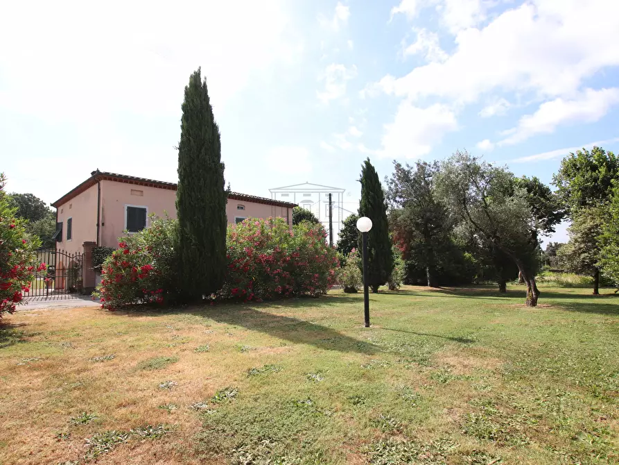 Immagine 80 di Villa in vendita  in Via di segromigno a Capannori