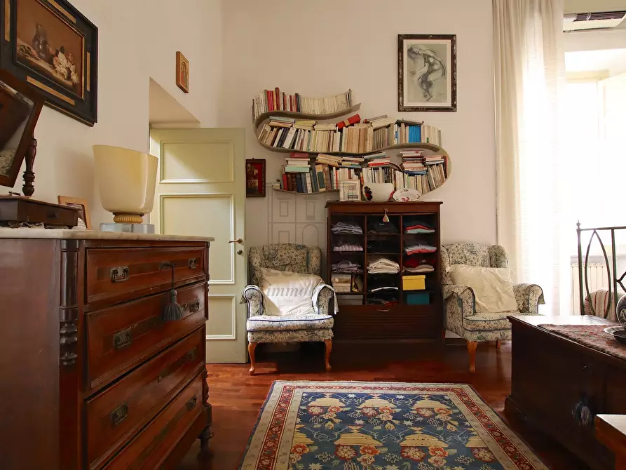 Immagine 13 di Appartamento in vendita  in Via Buia a Lucca