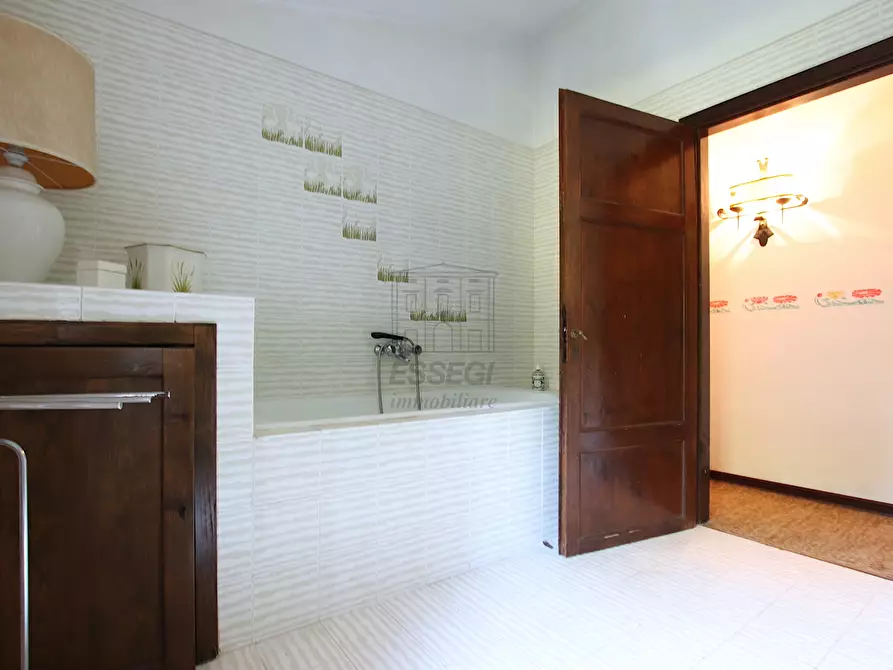 Immagine 103 di Rustico / casale in vendita  in Via della Chiesa di Gragnano a Lucca