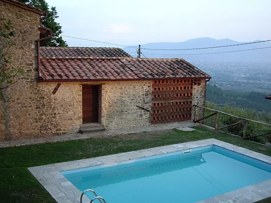 Immagine 64 di Rustico / casale in vendita  in Via di matraia a Lucca