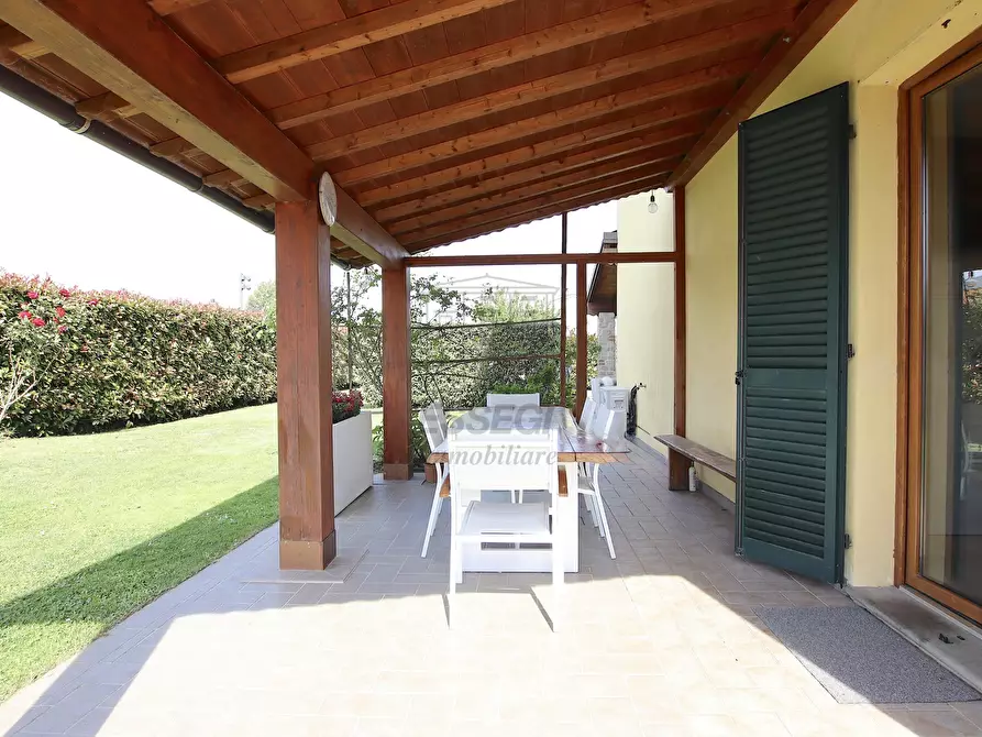 Immagine 5 di Villa in vendita  in Via Lombarda Lammari 293 a Capannori