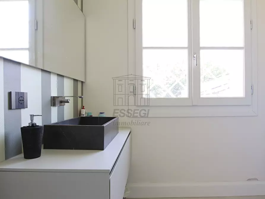 Immagine 37 di Villa in vendita  in Via Don Emilio Angeli a Lucca
